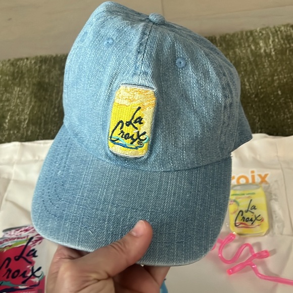 La Croix Summer merch set - Picture 2 of 6